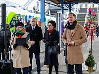 Powitanie najnowszych pojazdów hybrydowych na stacji Szczecin Główny.