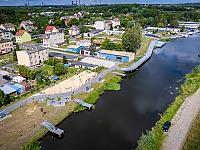 Wypiękniały tereny nad rzeką Łarpia w Policach.