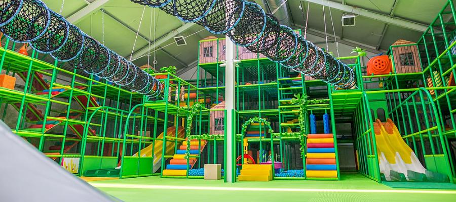 Hala zabaw to z kolei jedna z wewnętrznych atrakcji działającego od czerwca 2017 roku Fun Parku Pomerania - fot. Fun Park Pomerania.