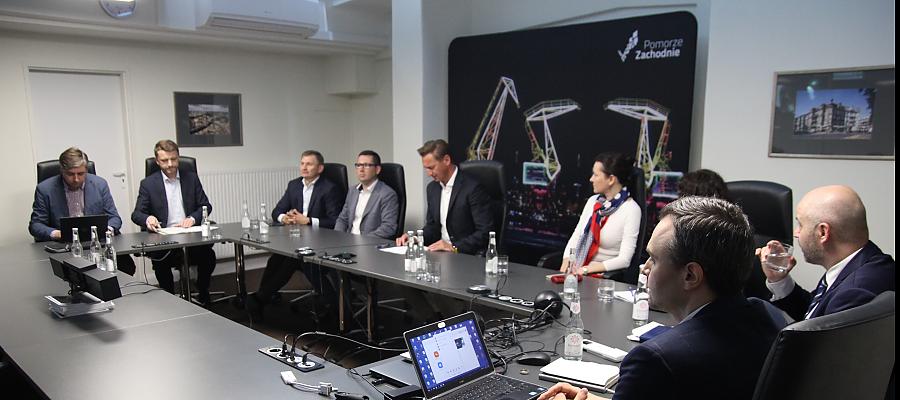 Marszałek przychylił się do głosu przedsiębiorców. Więcej zachodniopomorskich firm z szansą na bezzwrotny grant