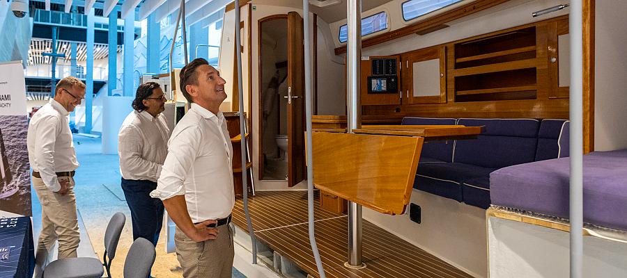 Dziewięciometrowa jednostka ponad głowami w MCN - podpisanie umowy z TTS