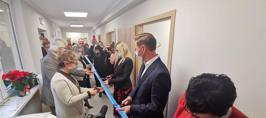 We wtorek, 14 grudnia 2021 r. marszałek Olgierd Geblewicz wraz z członkinią zarządu Anną Bańkowską uczestniczyli w oficjalnym otwarciu Regionalnego Punktu Kryzysowego w Myśliborzu. To jeden z sześciu punktów tworzonej w regionie sieci.