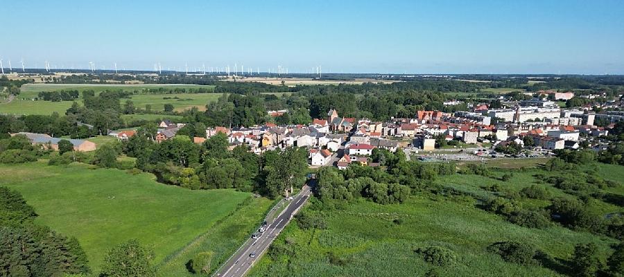 Stary Kolejowy Szlak, dojazd do Karlina od strony DW112