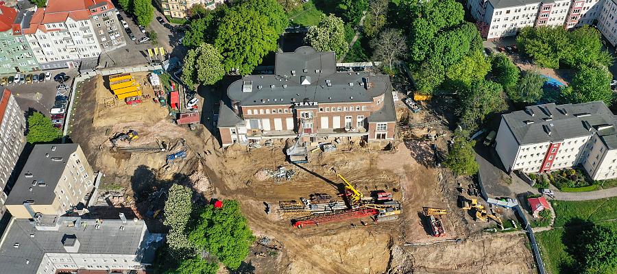 Postępują prace ziemne na budowie Teatru Polskiego